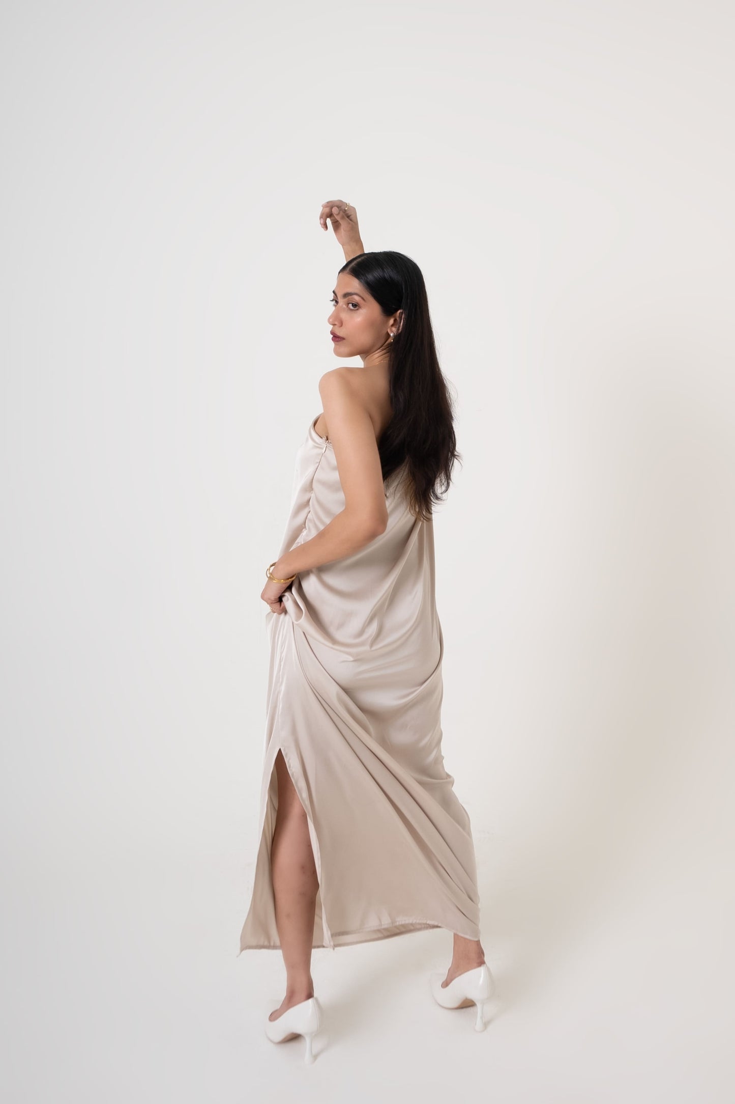 Lilian Kaftan - Tushe - Let’s not run after what’s fleeting.