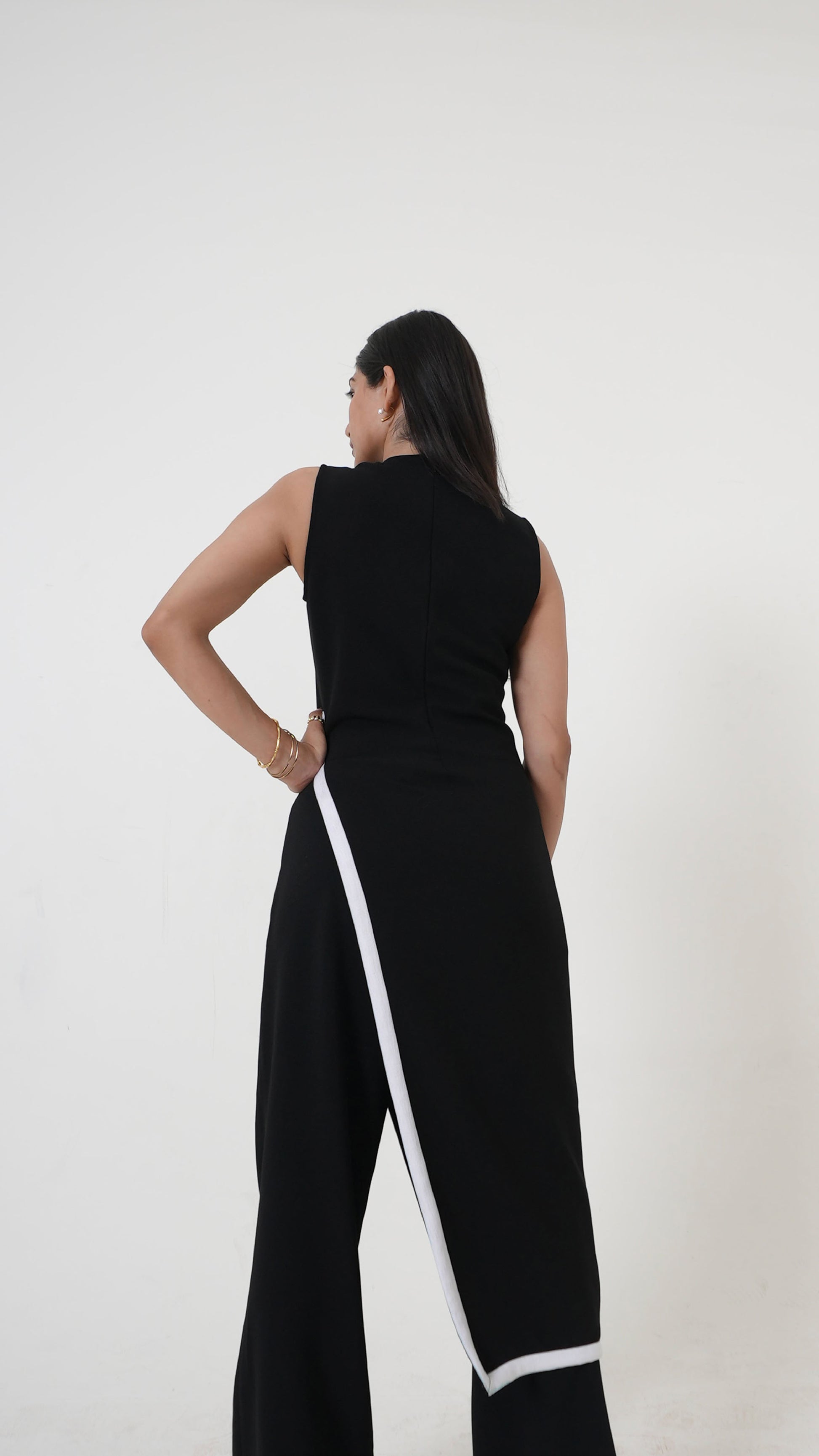 The Charlotte set - Tushe - Let’s not run after what’s fleeting.