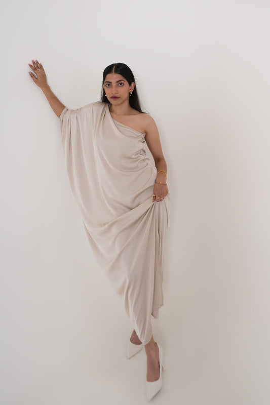 Lilian Kaftan - Tushe - Let’s not run after what’s fleeting.