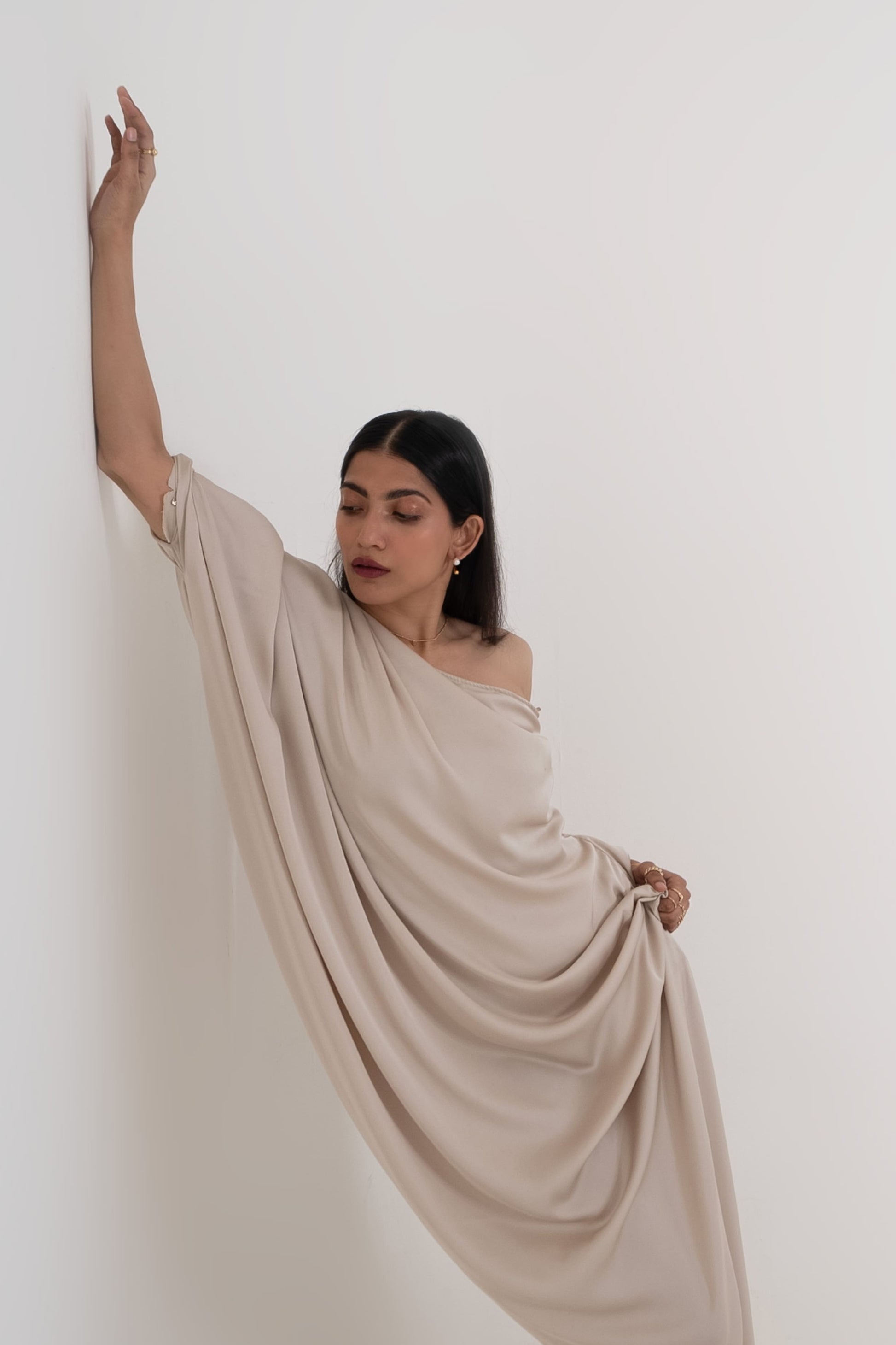 Lilian Kaftan - Tushe - Let’s not run after what’s fleeting.