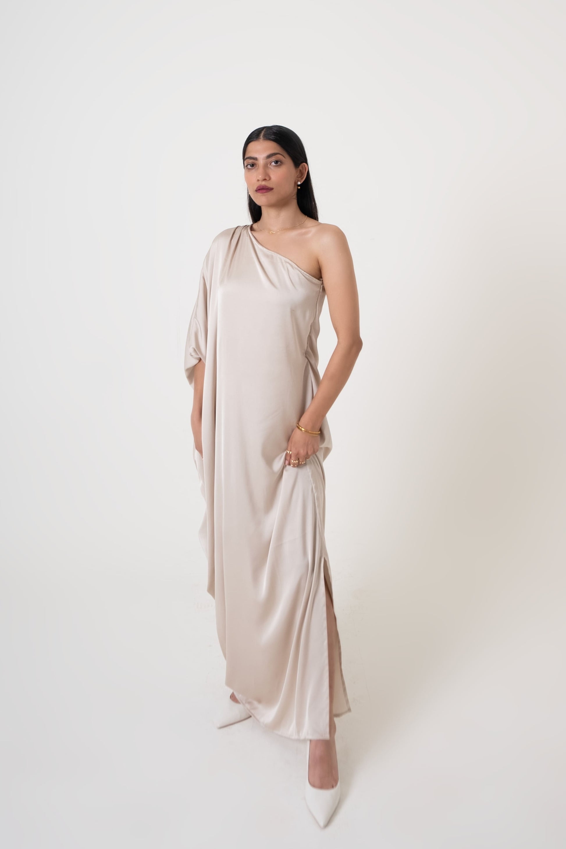 Lilian Kaftan - Tushe - Let’s not run after what’s fleeting.