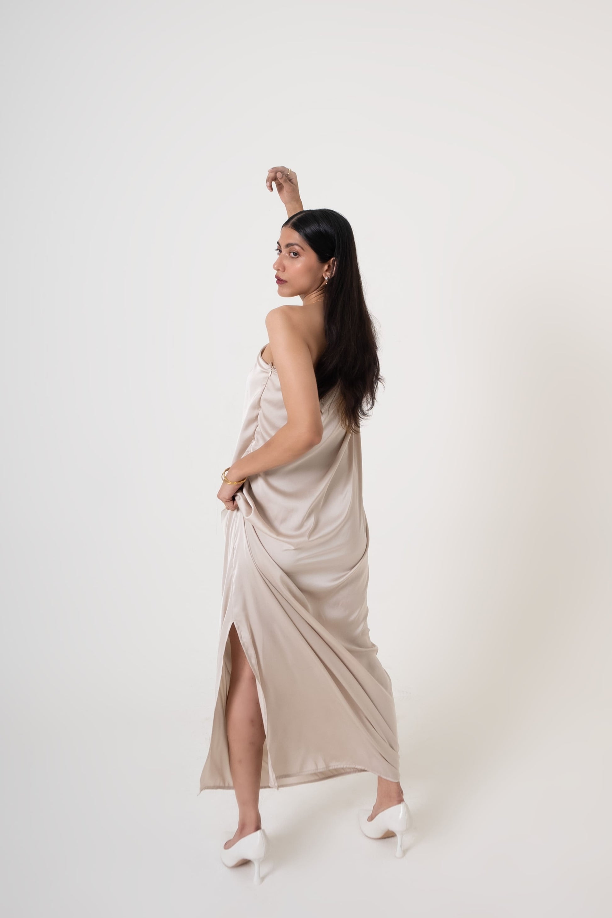 Lilian Kaftan - Tushe - Let’s not run after what’s fleeting.